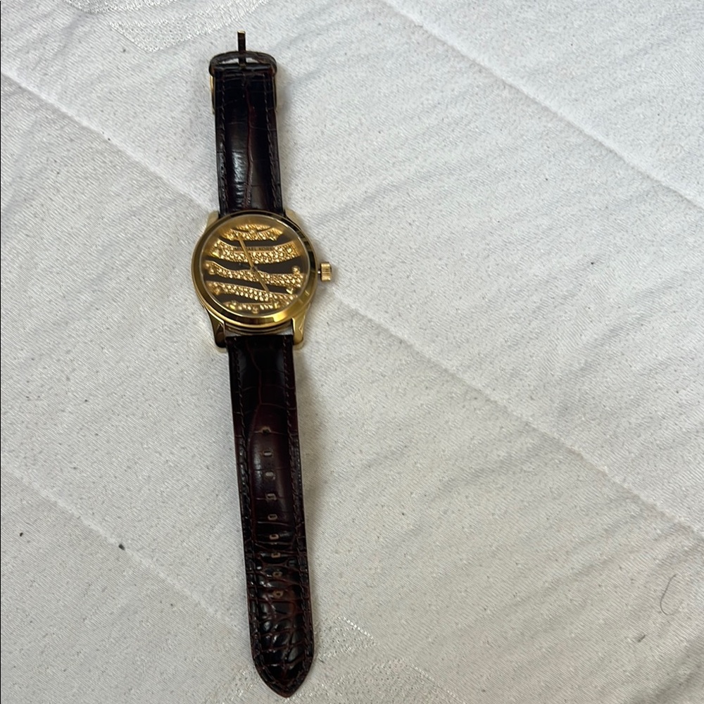 Michael Kors Gold and Brown Watch - Picture 2 of 3
